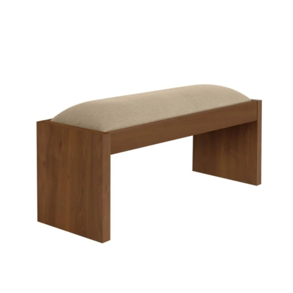 Banca de madera con sábana decorativa